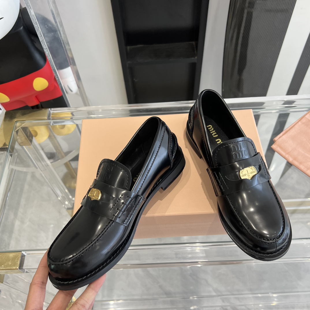 Women's high heels